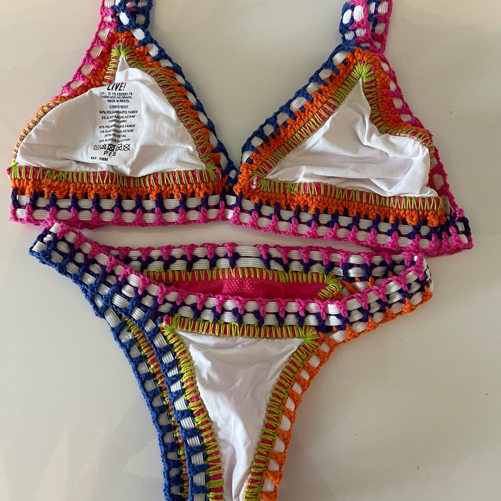 Live Bikini - Picture 3 of 7